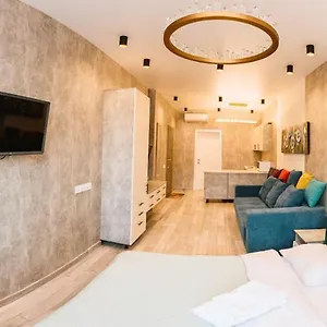 royal-tower-luxurious-smart-residence.hotels-of-kiev.com/